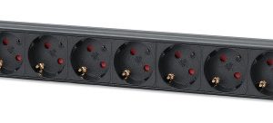 PDU kabl Intellinet 715126 19"/1U sa 8 utičnica/prekidač/2m